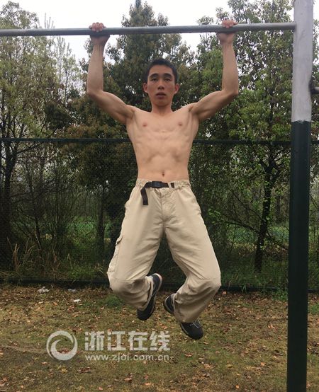 浙江农林大学男神6小时做了2016个引体向上